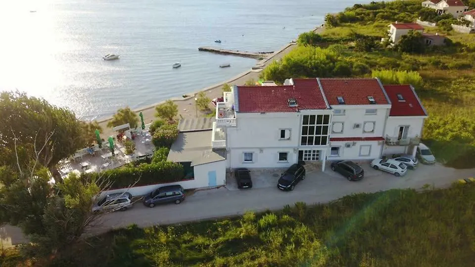 Apartmenthaus Villa Anita Rtina